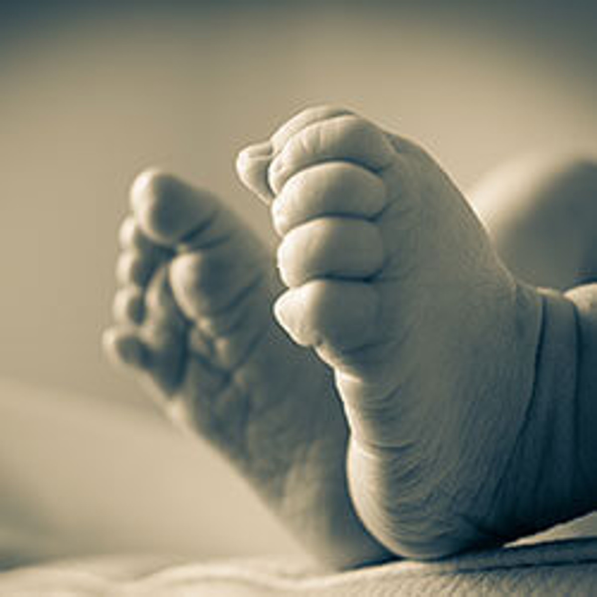 Baby feet — infant massage class for new parents in Crystal Palace, Bromley and South London